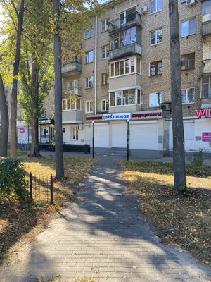 Снять  помещение свободного назначения